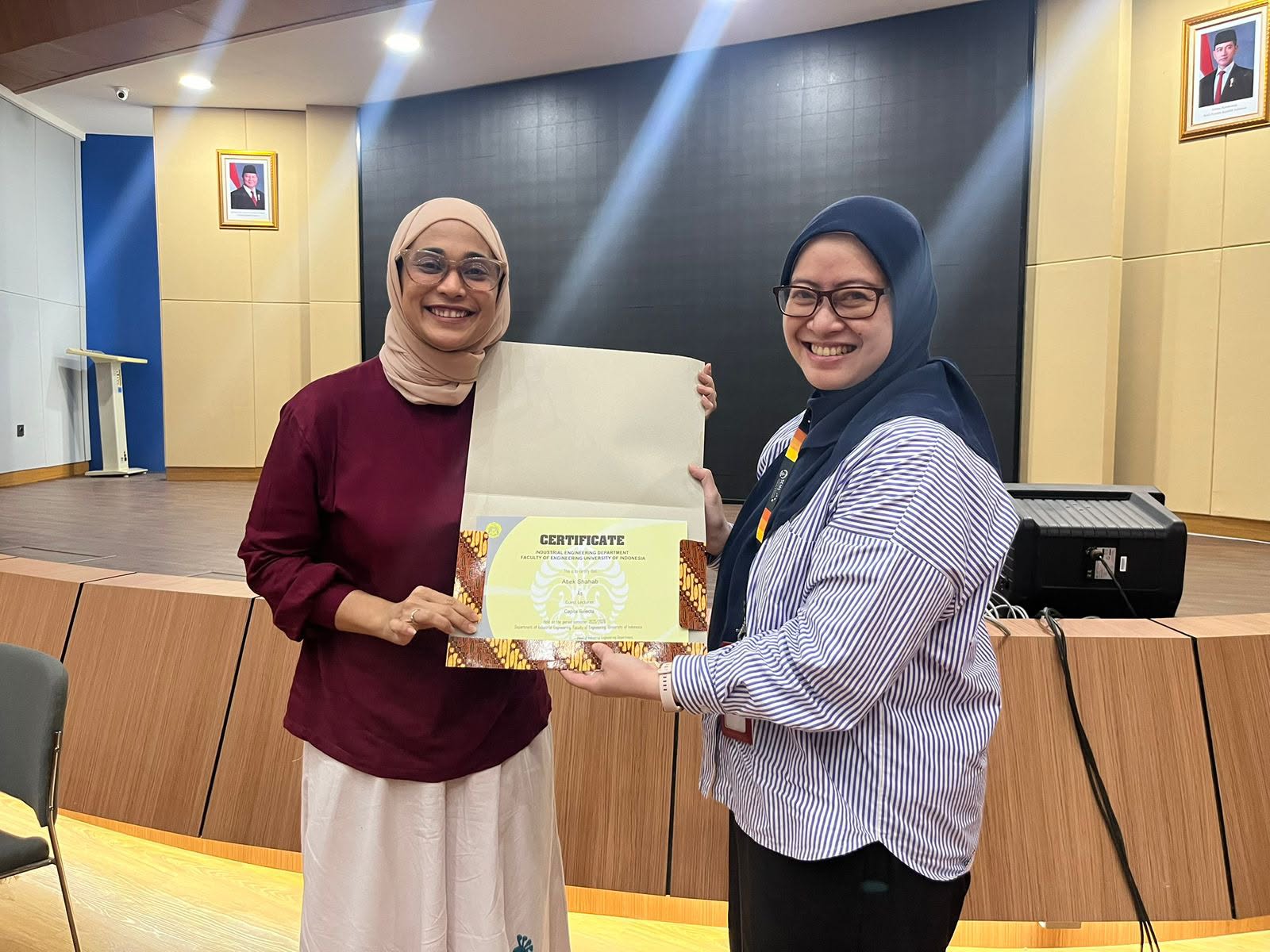 Kuliah Kapita Selekta dengan Dosen Tamu Ibu Atiek Shahab